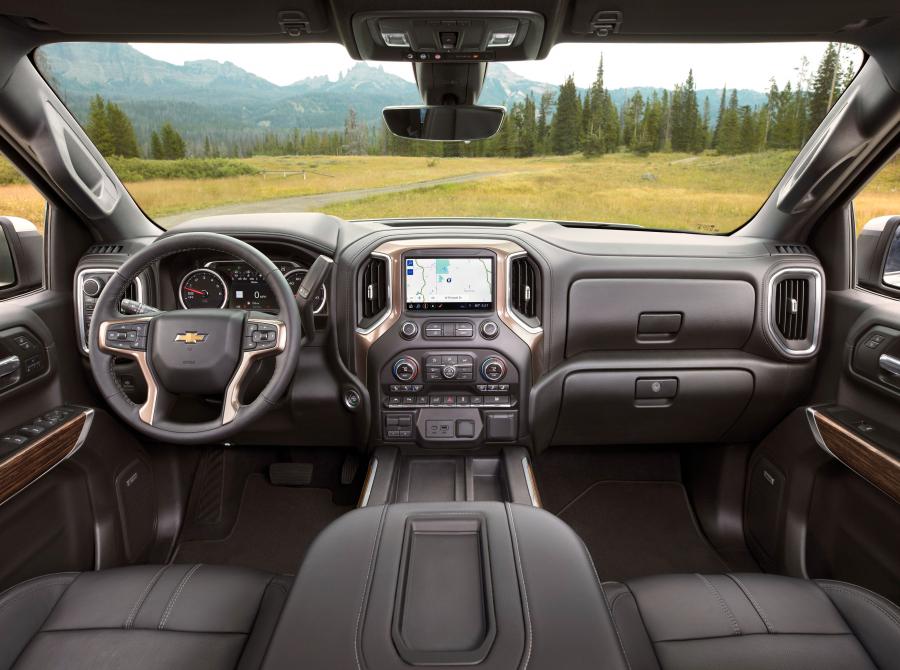 Торпедо Chevrolet Silverado High Country Crew Cab 2018 года  (фото 9 из 16)